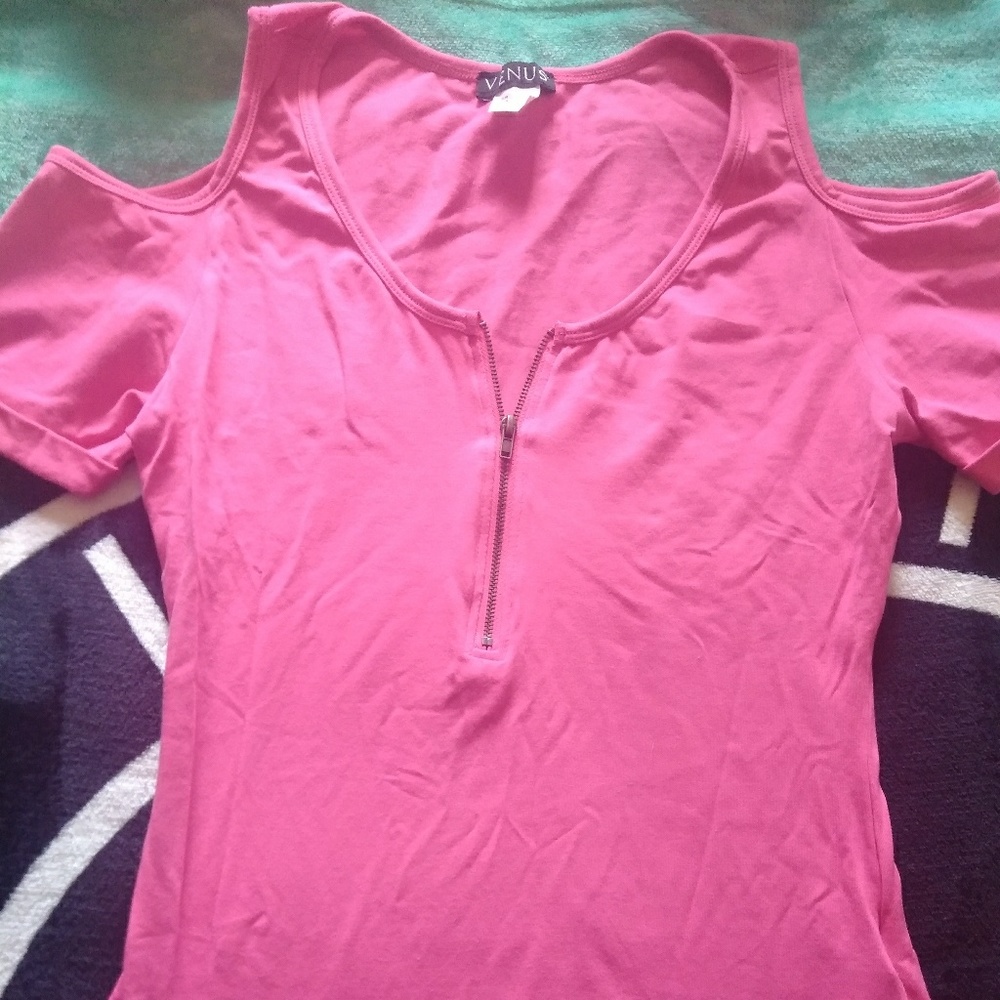 Cute VENUS top
